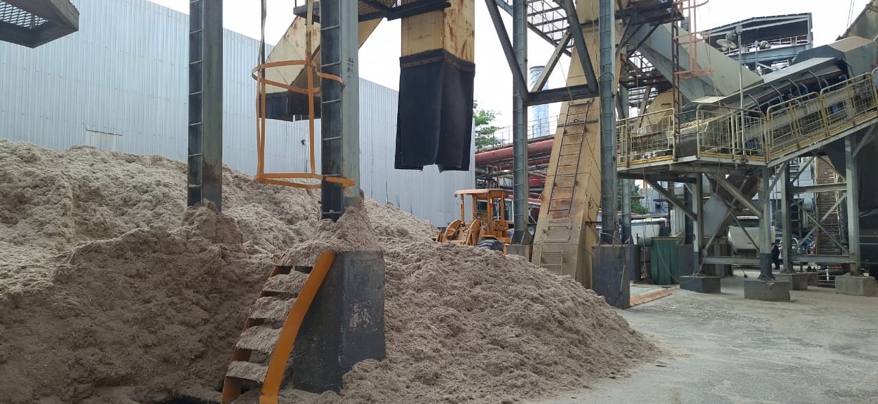 Bagazo de caña, biomasa utilizada como combustible en la planta de Ingenio La Cabaña